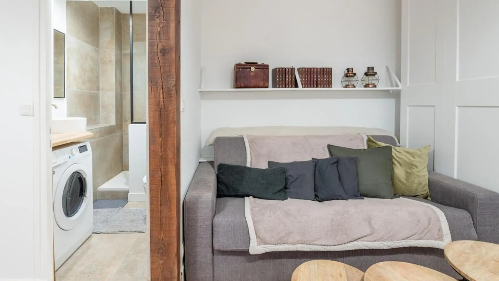 Beautiful Modern Studio Apartment Belleville Paris
