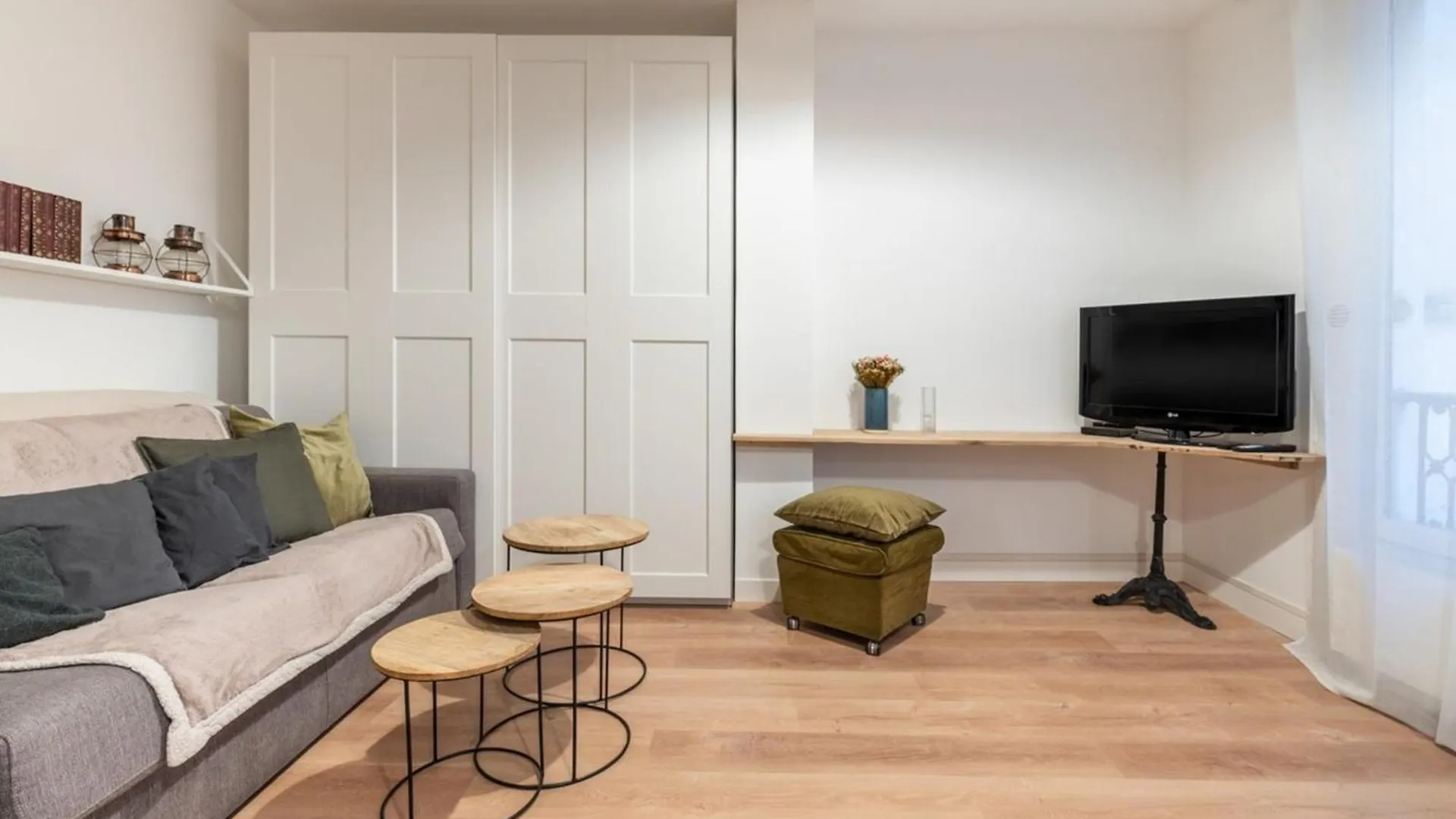 Beautiful Modern Studio Apartment Belleville Paris