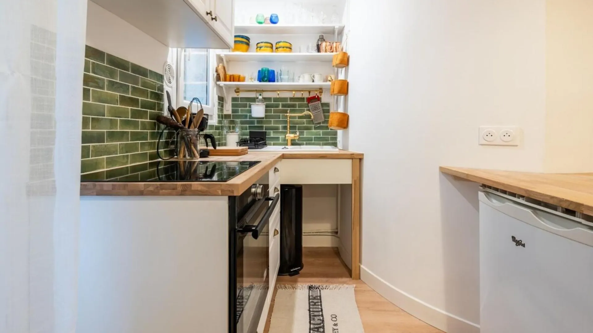 Beautiful Modern Studio Apartment Belleville Paris 0*,  Fransa