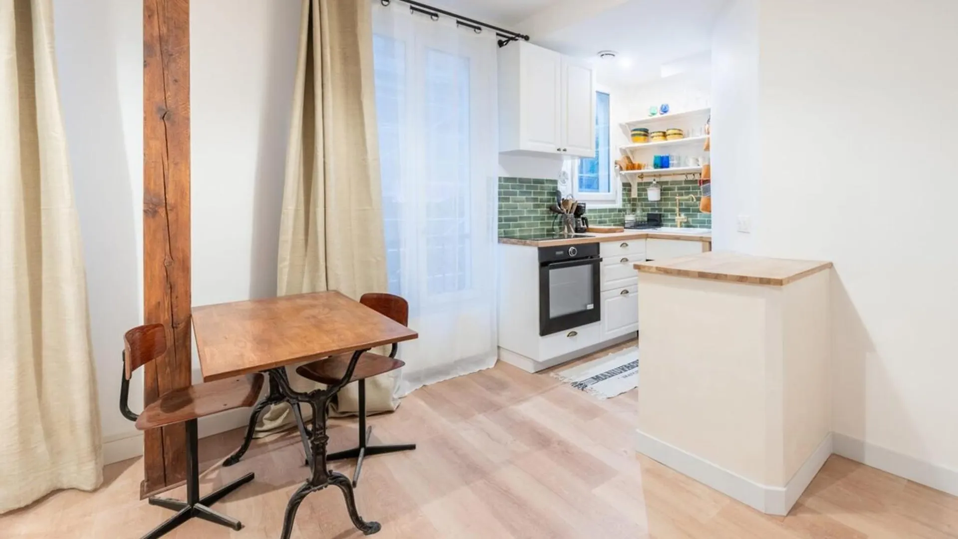 Beautiful Modern Studio Apartment Belleville Paris