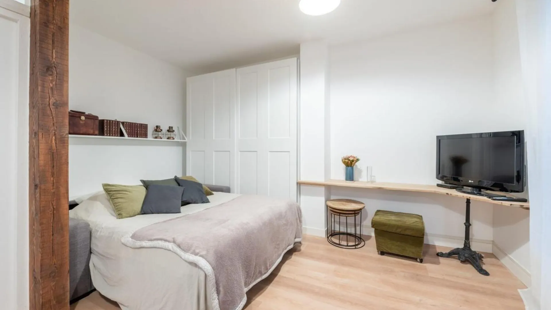 Beautiful Modern Studio Apartment Belleville Paris